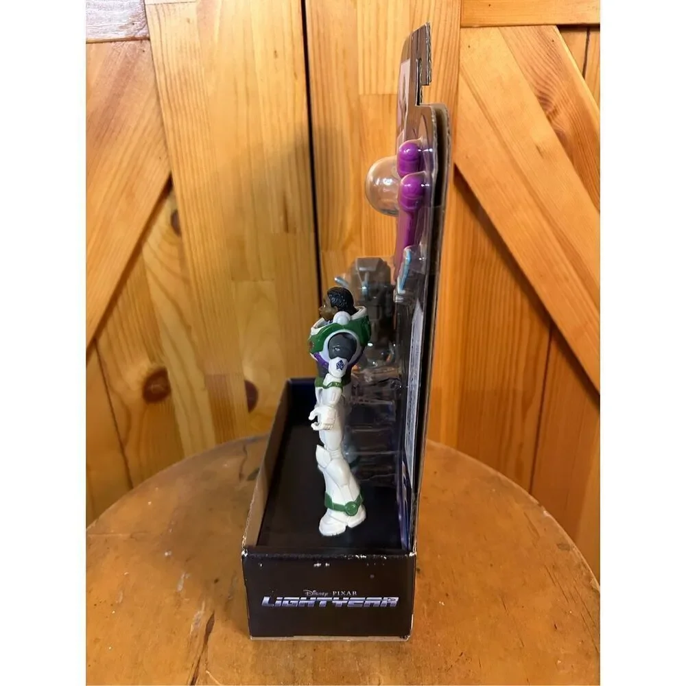 Disney Pixar Lightyear Mission Equipped Izzy Hawthorne Figure (4839)